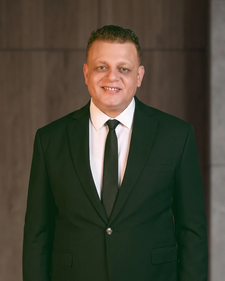 نادر غريب